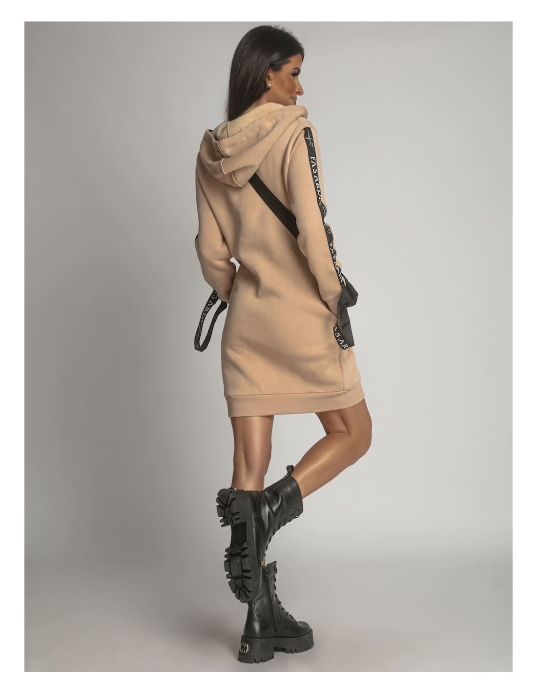 Insulated sports dress with a hood, beige FI558 - Online store - Boutique